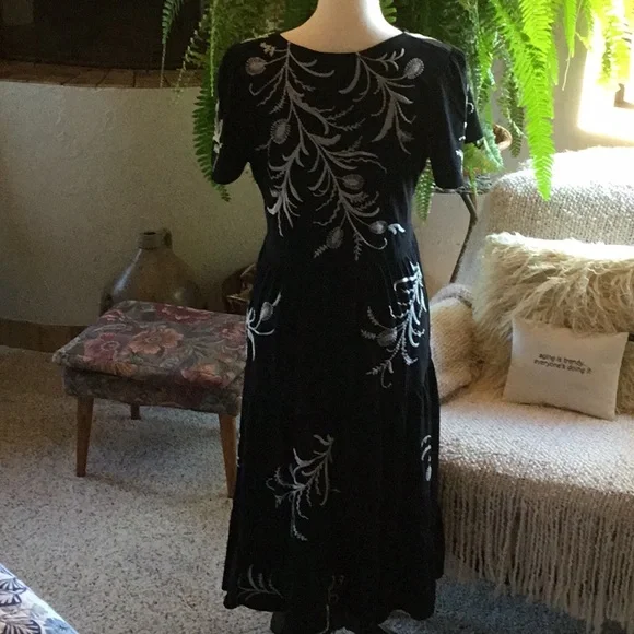 EUC Johnny Was Boho Embroidered Dress - Picture 4 of 7